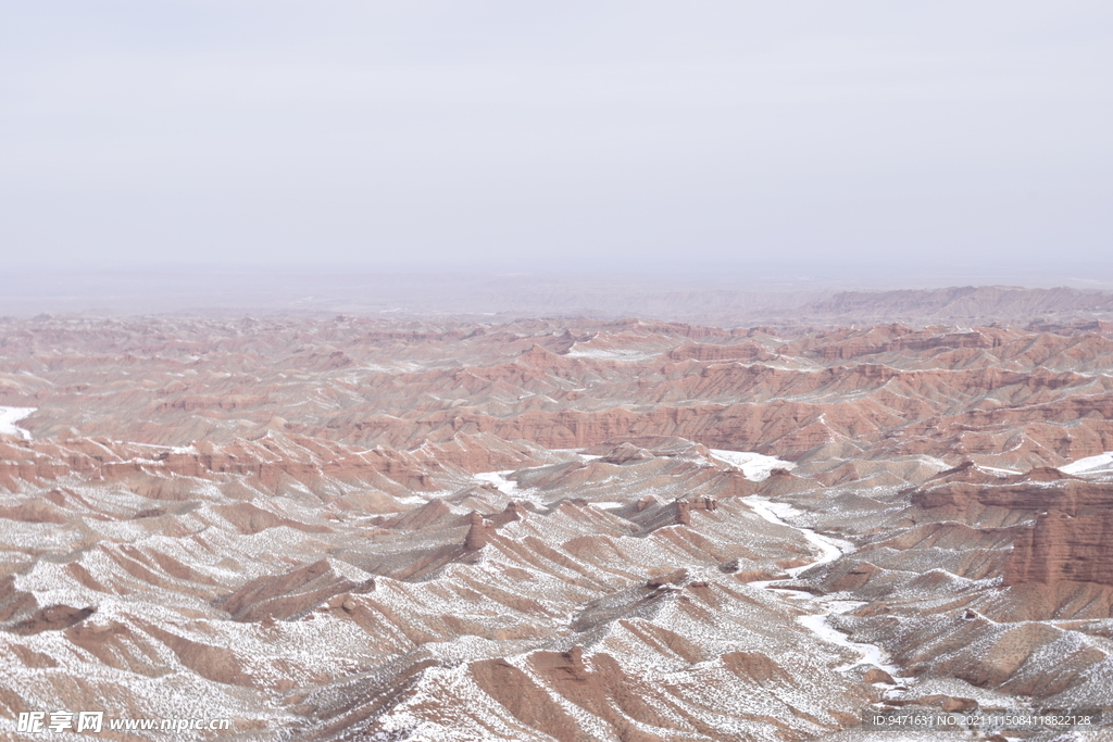 平山湖地质公园大峡谷雪景 