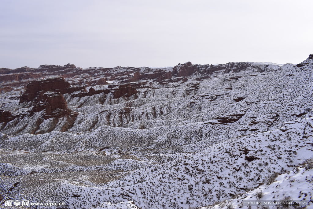 平山湖地质公园大峡谷雪景 