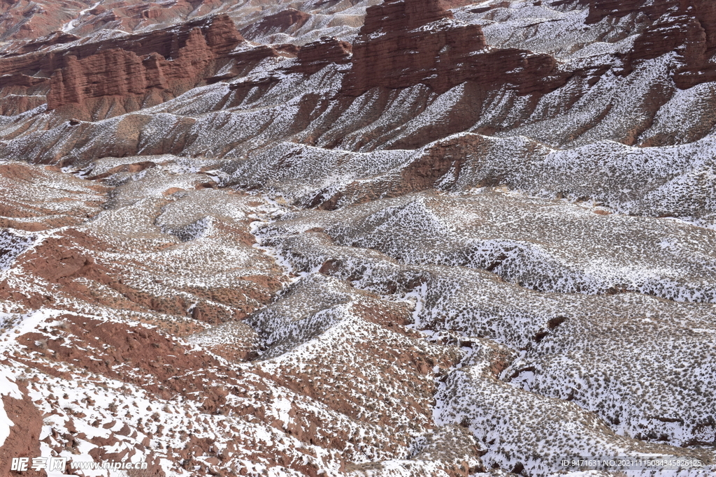 平山湖地质公园大峡谷雪景 