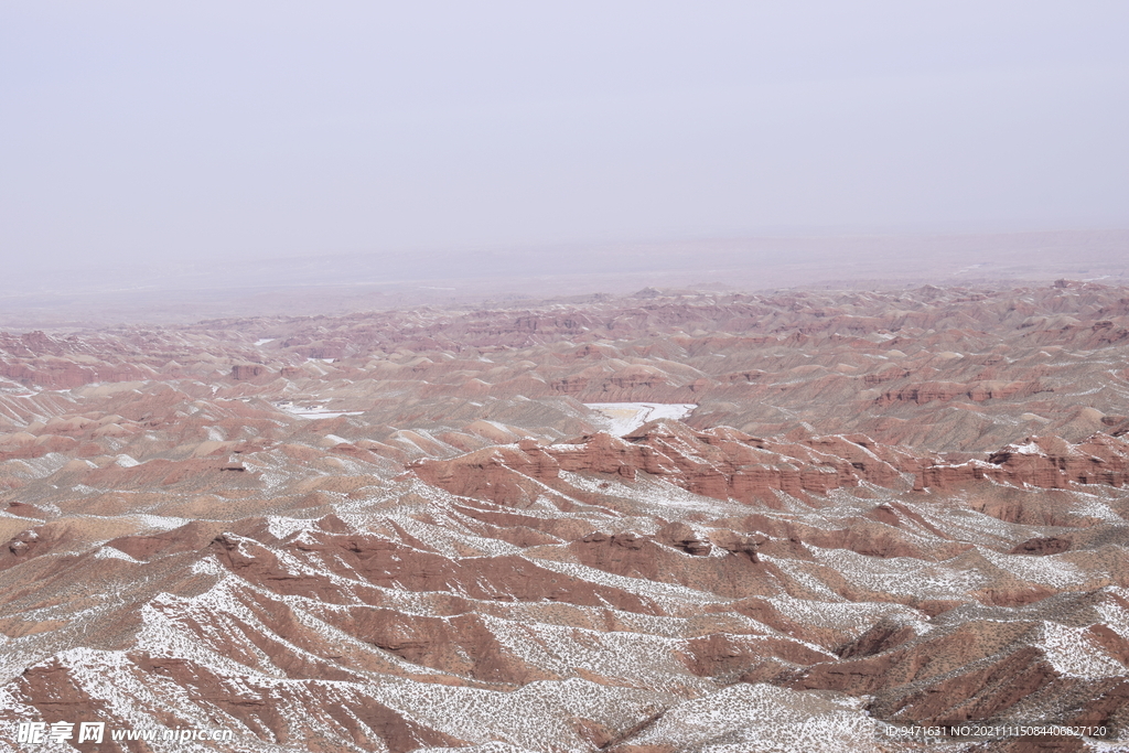 平山湖地质公园大峡谷雪景 