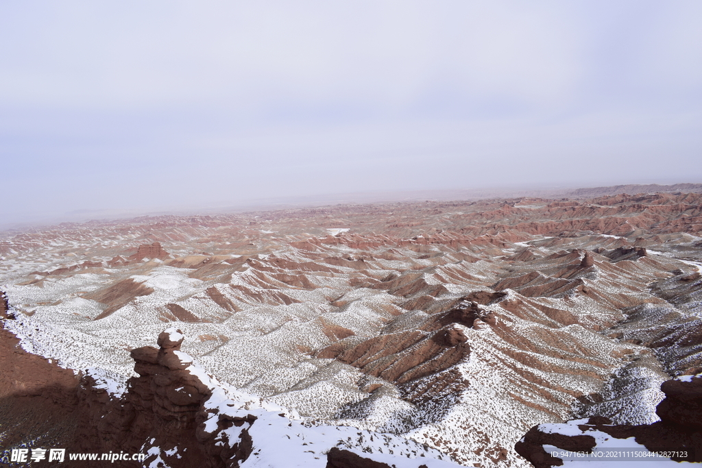 平山湖地质公园大峡谷雪景 