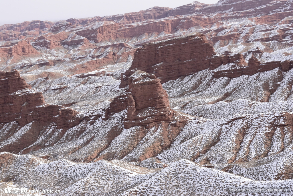 平山湖地质公园大峡谷雪景 