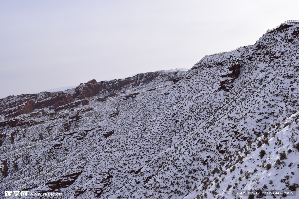 平山湖地质公园大峡谷雪景 