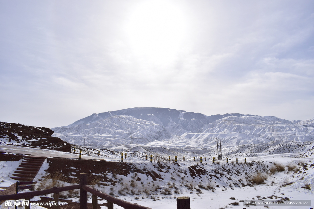 平山湖地质公园大峡谷雪景 