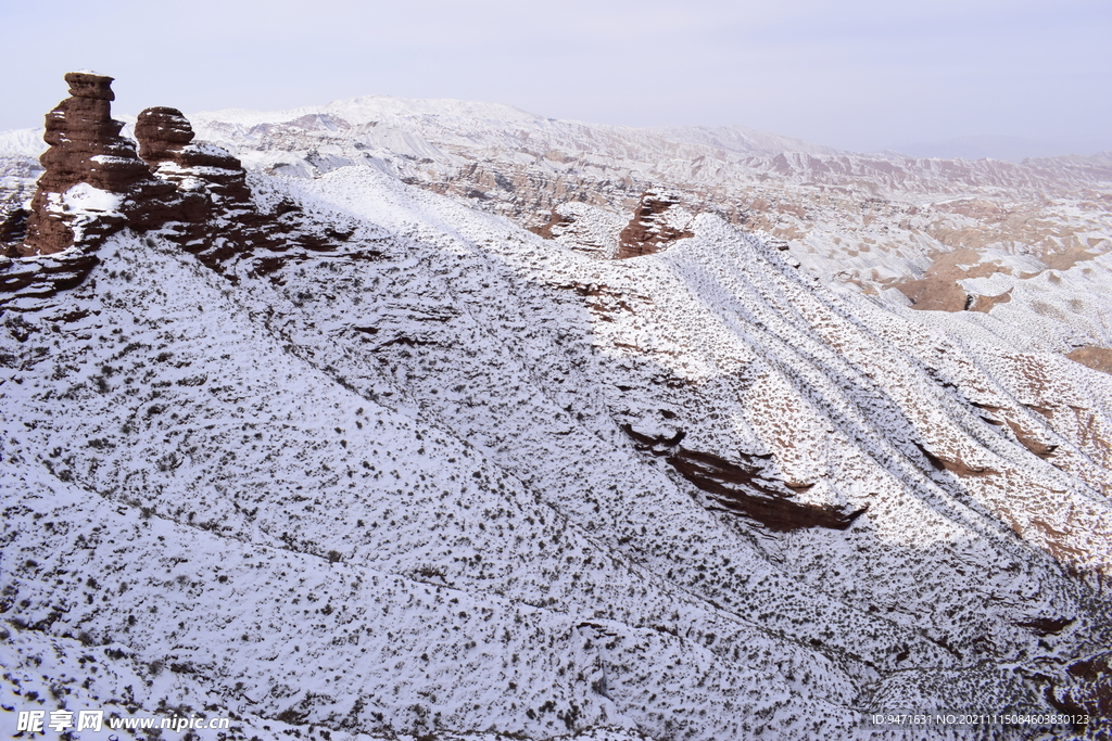 平山湖地质公园大峡谷雪景 