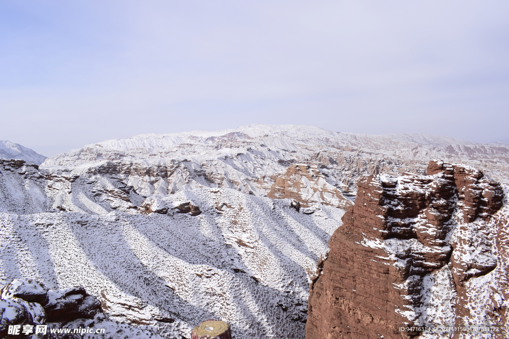 平山湖地质公园大峡谷雪景 