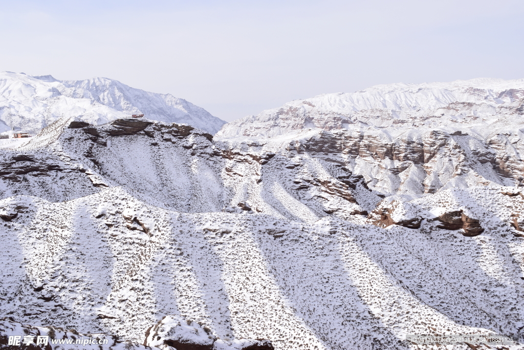 平山湖地质公园大峡谷雪景 