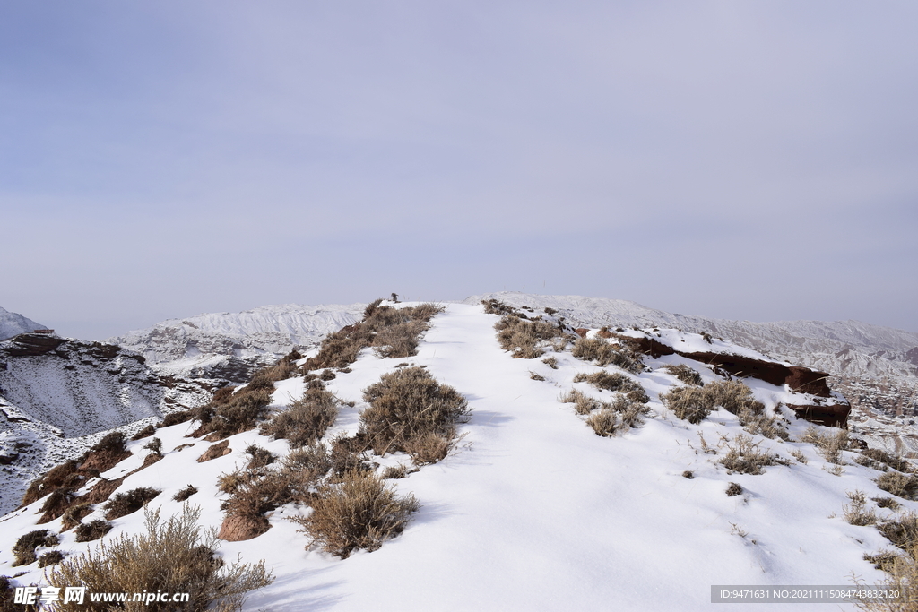 平山湖地质公园大峡谷雪景 