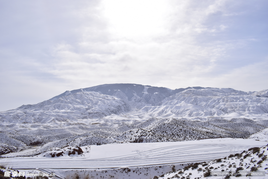 平山湖地质公园大峡谷雪景 