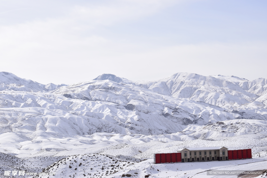 平山湖地质公园大峡谷雪景 