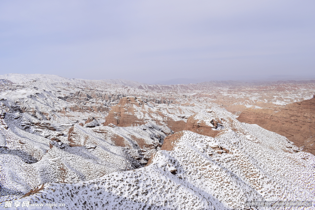 平山湖地质公园大峡谷雪景 