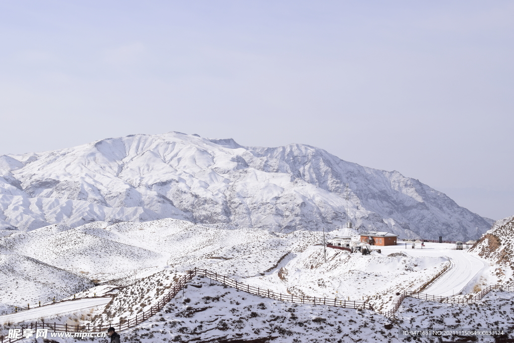 平山湖地质公园大峡谷雪景 