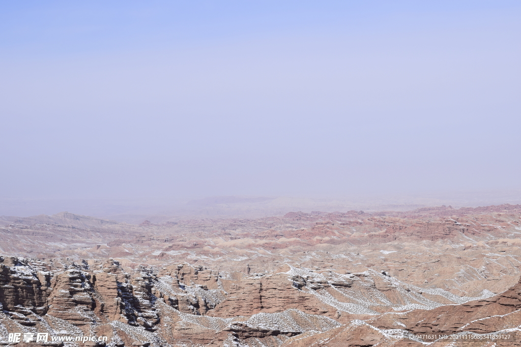 平山湖地质公园大峡谷雪景 