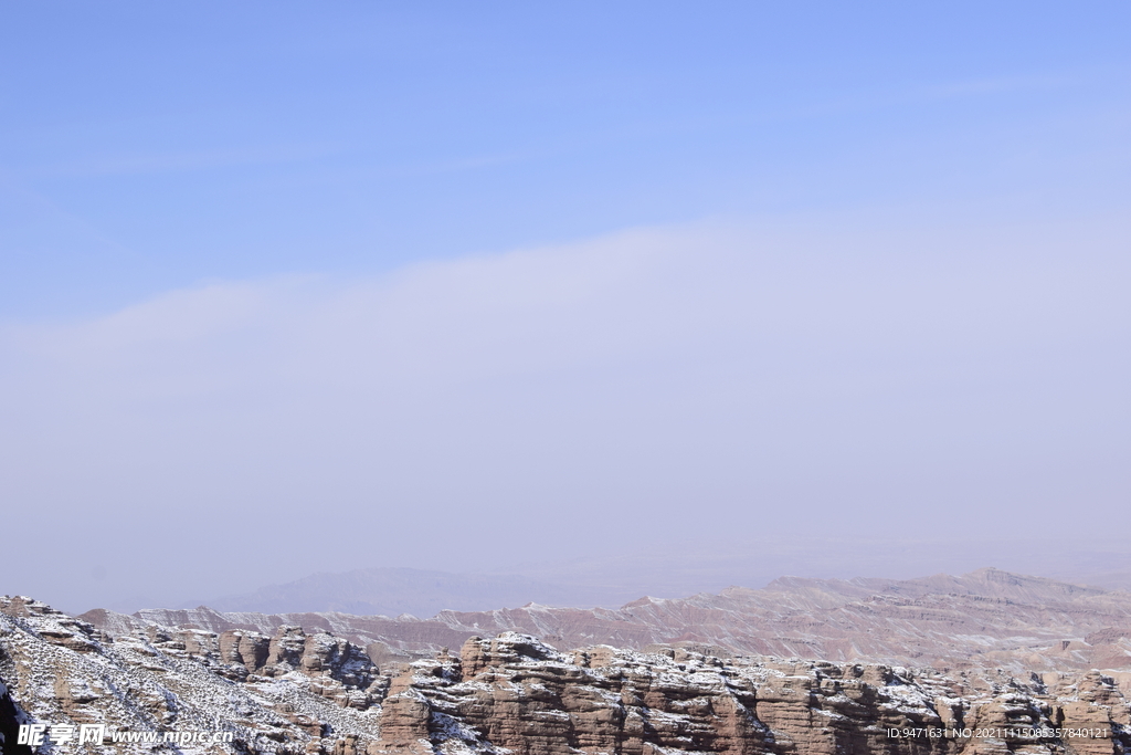 平山湖地质公园大峡谷雪景 