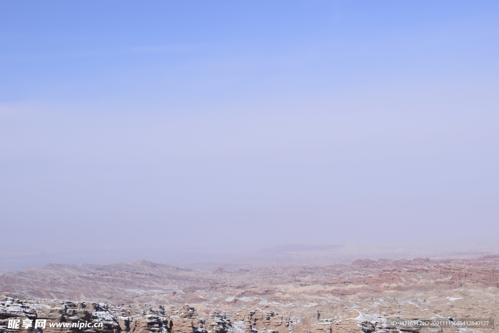 平山湖地质公园大峡谷雪景 