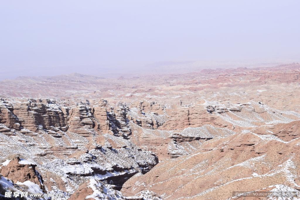 平山湖地质公园大峡谷雪景 