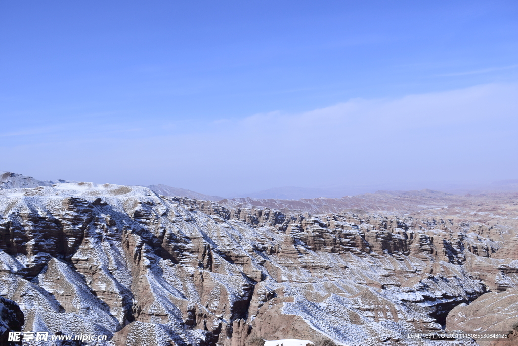 平山湖地质公园大峡谷雪景 