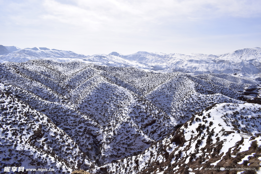 平山湖地质公园大峡谷雪景 