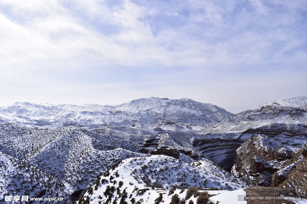 平山湖地质公园大峡谷雪景 