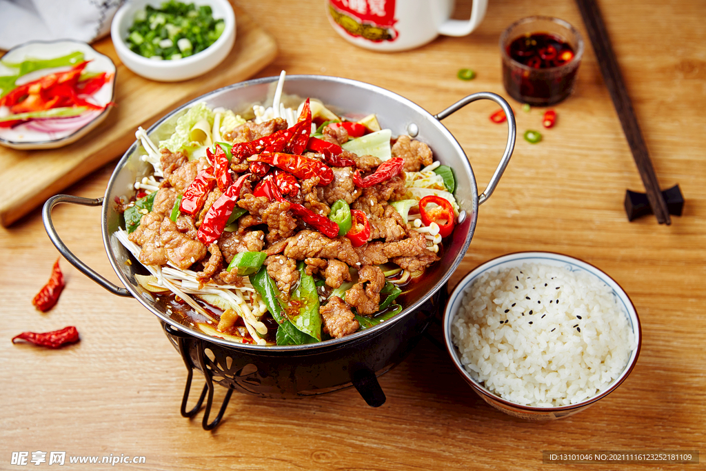 水煮牛肉锅仔饭