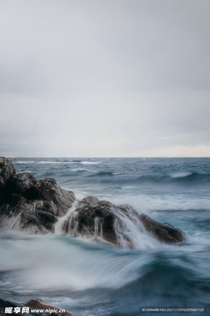 海洋礁石海浪水浪