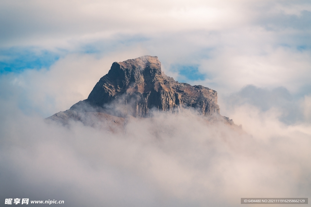 山脉云天空高山