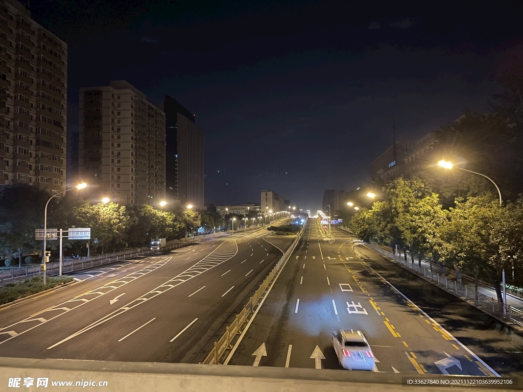 夜晚的街道
