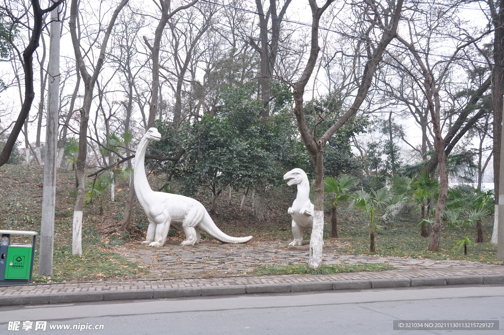 合肥环城公园西山景区恐龙雕塑