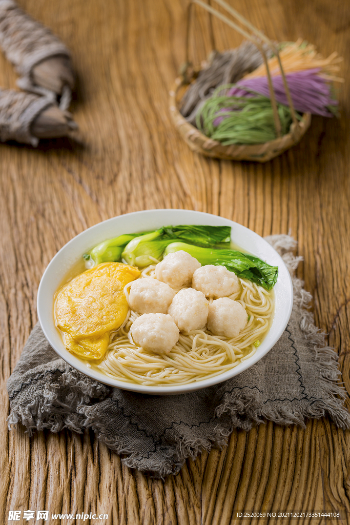 鱼丸蛋饺面