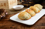 日式煎饺摄影图