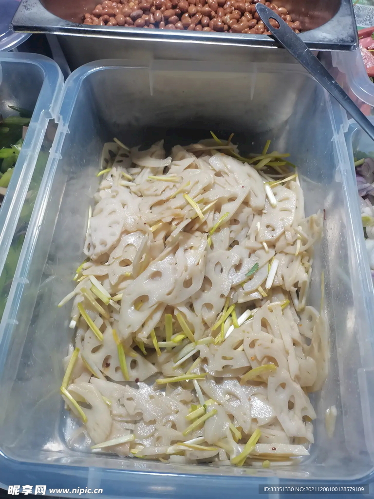 韭黄炒藕片