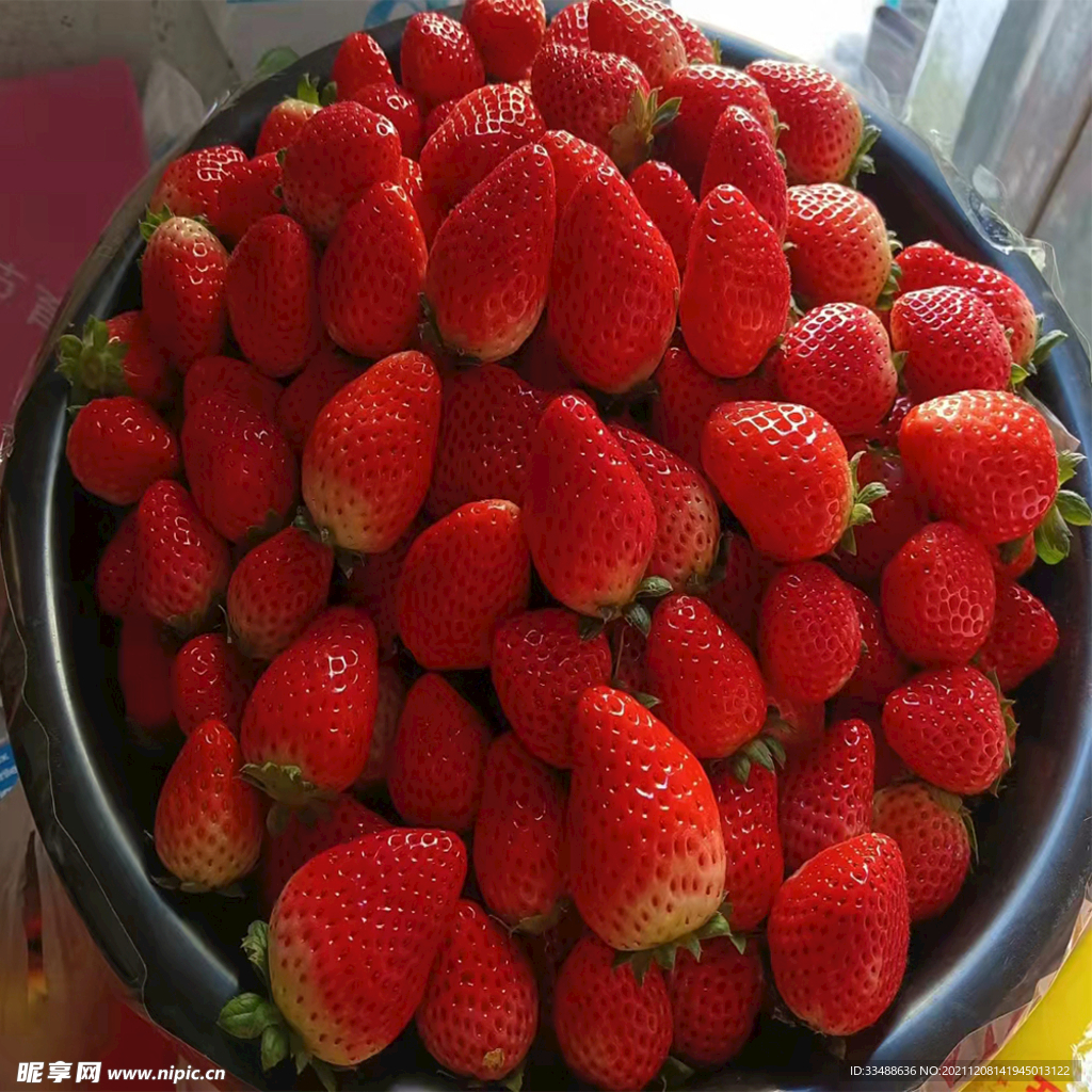 多个草莓