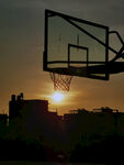 夕阳篮球图