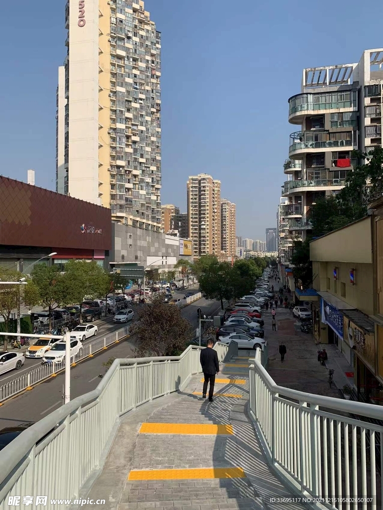 佰港城天桥