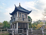 复古水上建筑