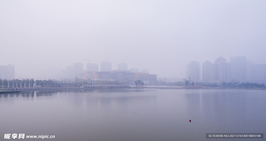 城市雾景