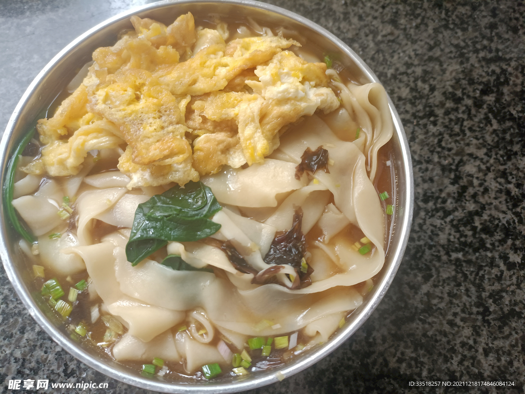 酸汤鸡蛋面