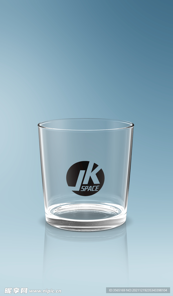 透明玻璃杯LOGO贴图样机