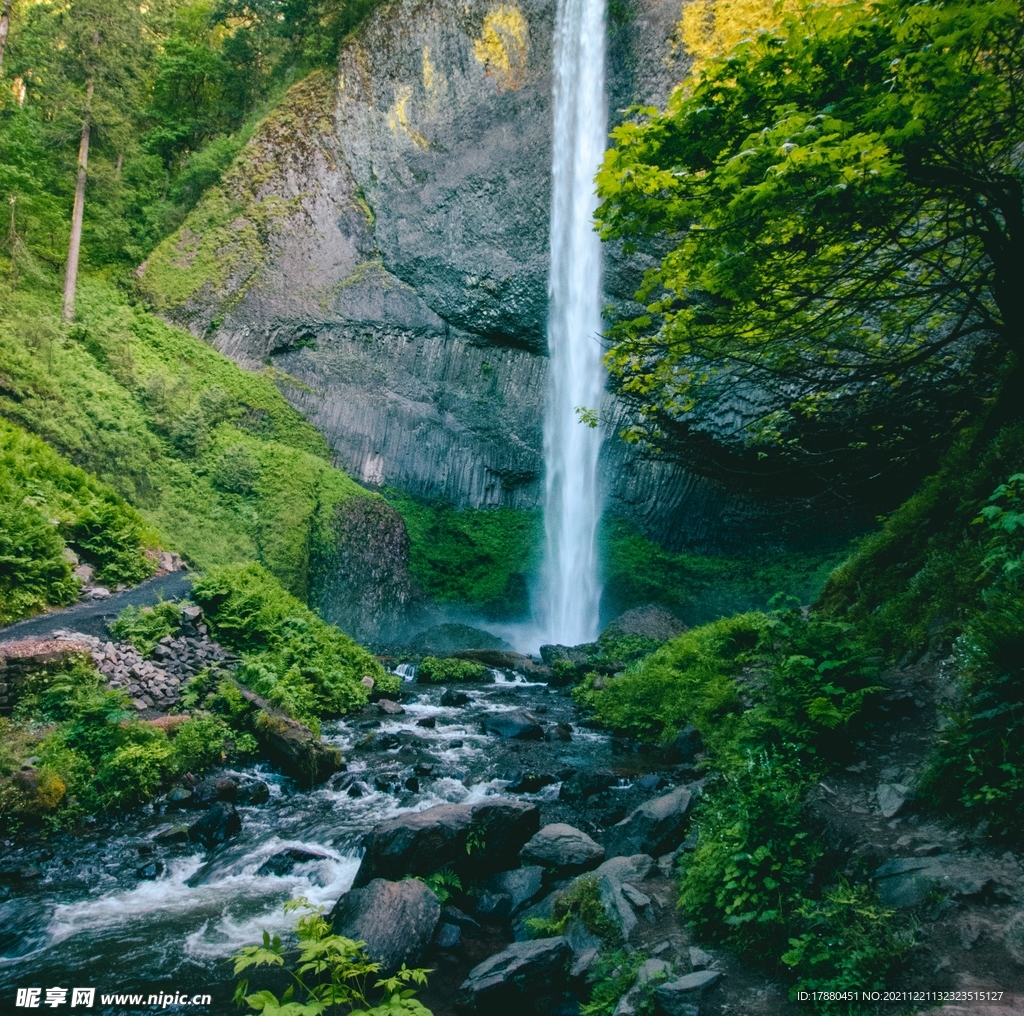 瀑布