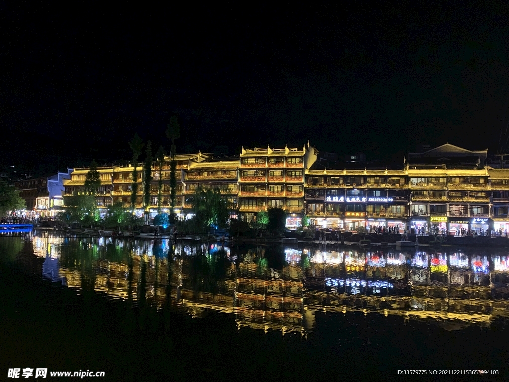 凤凰古城夜景