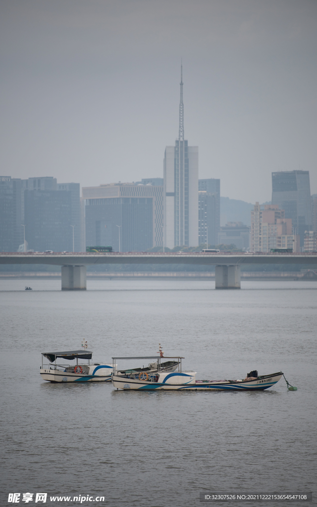 钱塘江的渔船