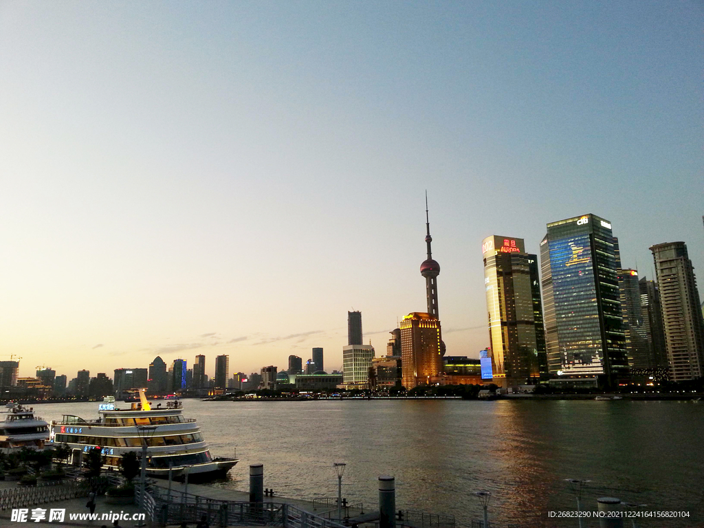 东方明珠塔