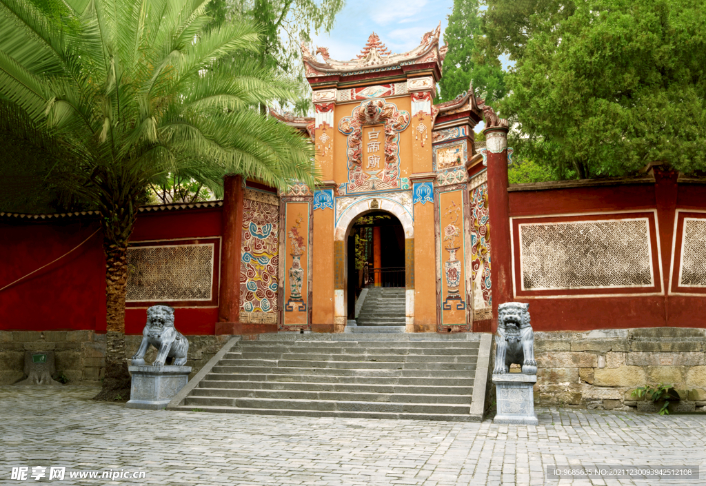 古建筑大门