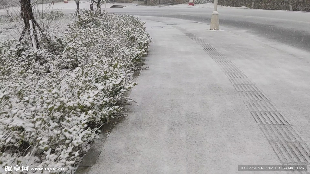 徒步雪景