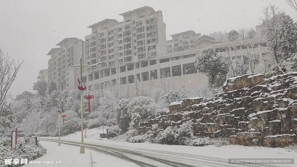 北郊湖雪景