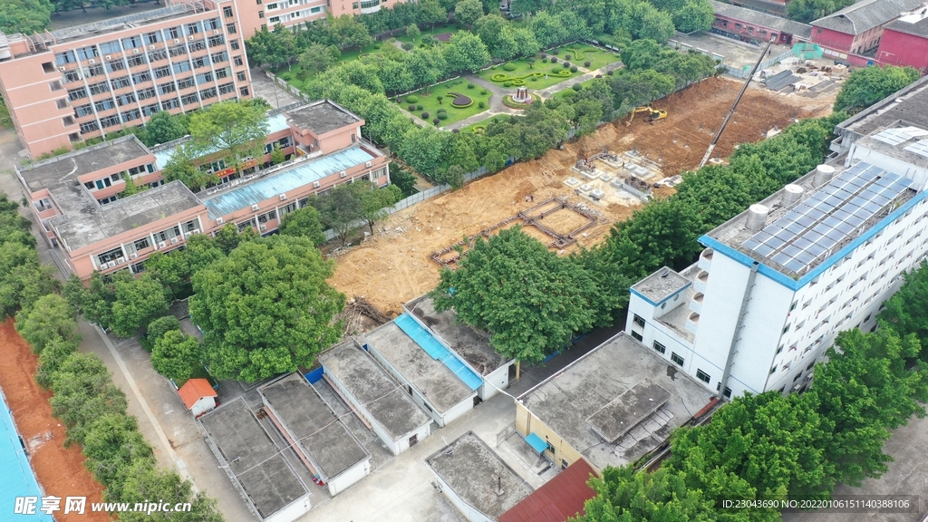 学校