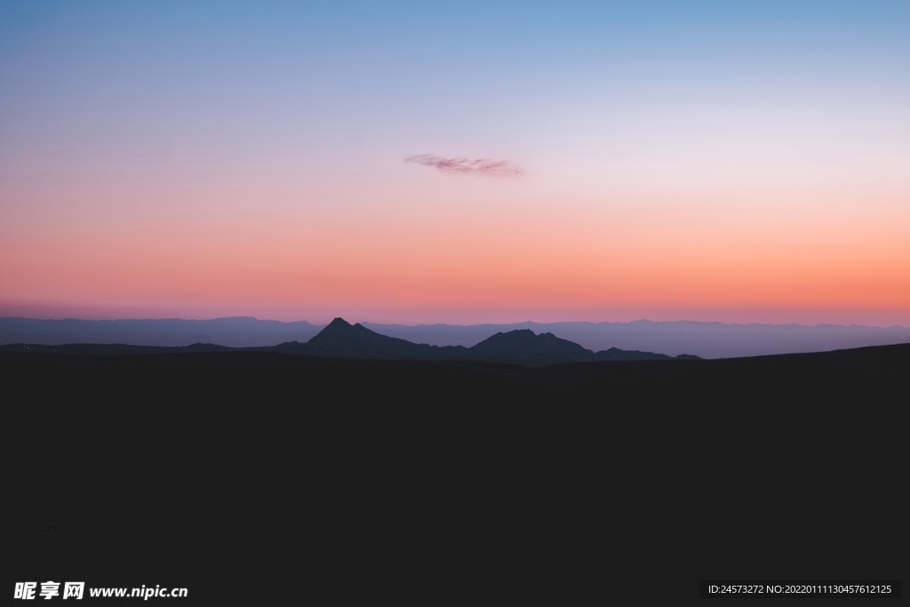 山 