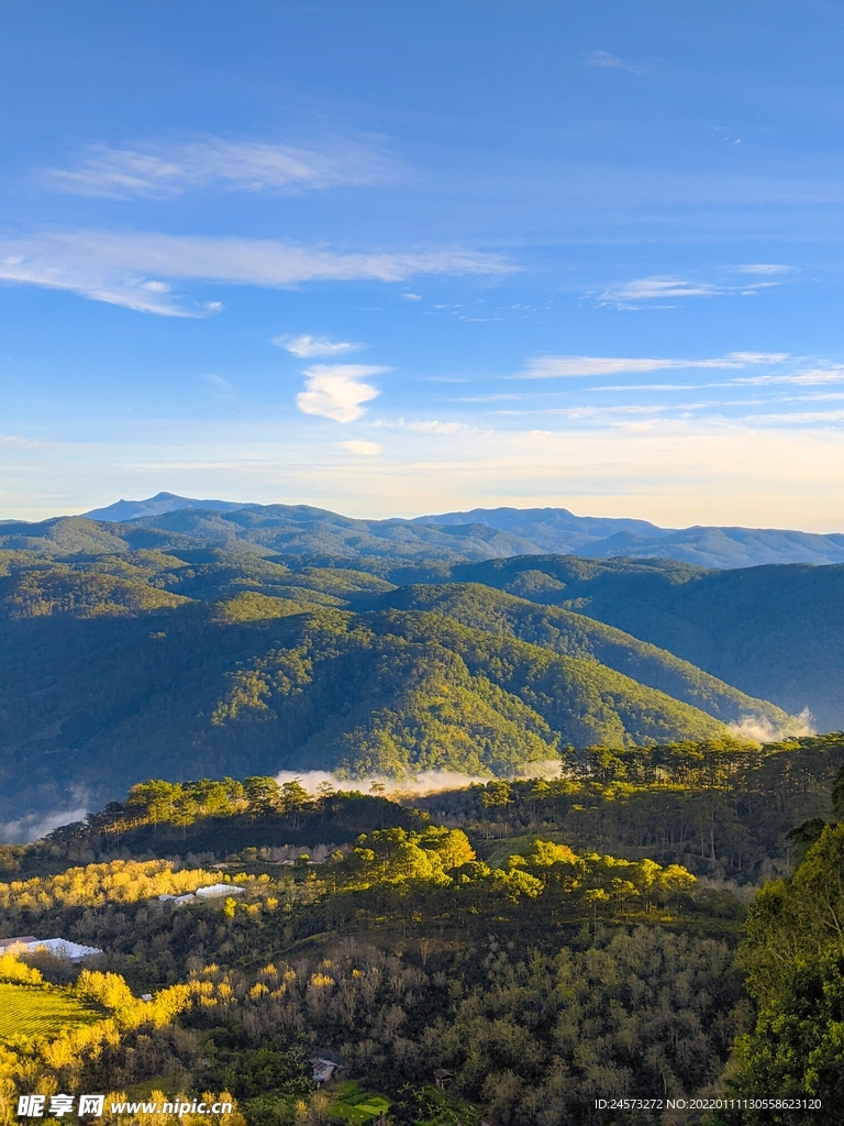 山 