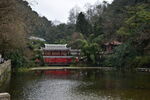 黔灵山中式园林湖畔仿古建筑