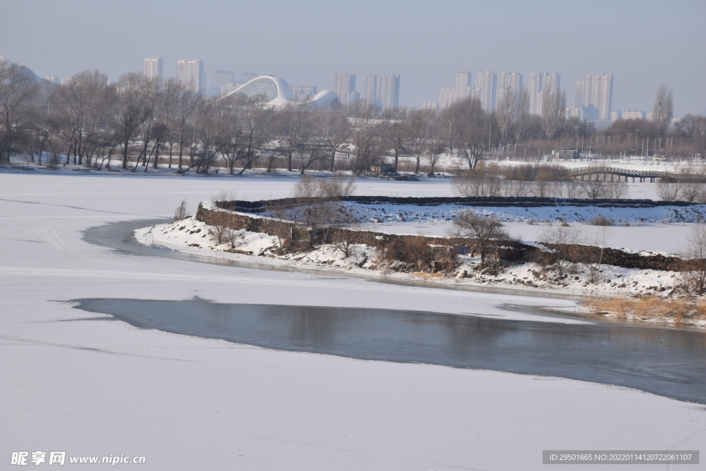 哈尔滨冬天雪景校外雪地积雪